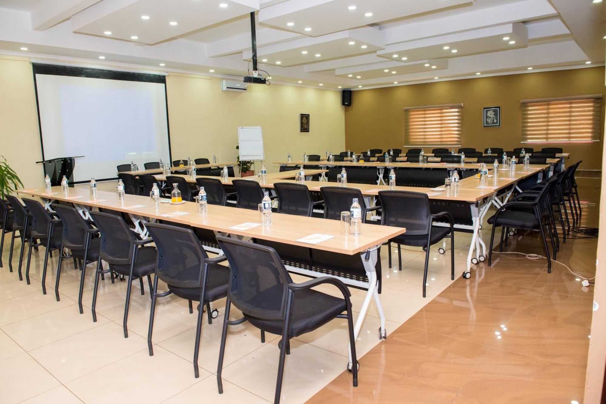 Crossroads Hotel Lilongwe Zewnętrze zdjęcie