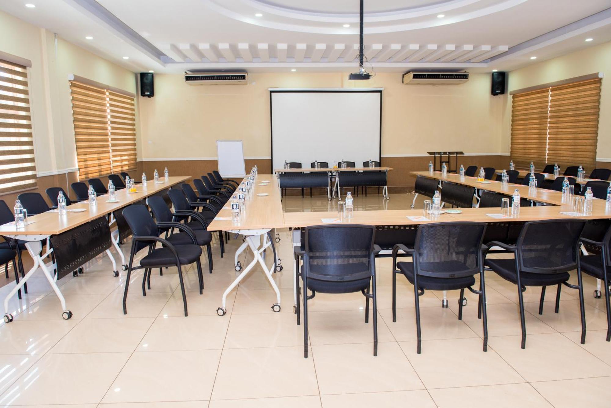 Crossroads Hotel Lilongwe Zewnętrze zdjęcie