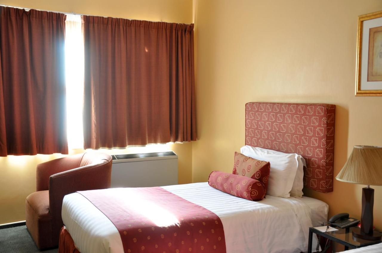 Crossroads Hotel Lilongwe Zewnętrze zdjęcie
