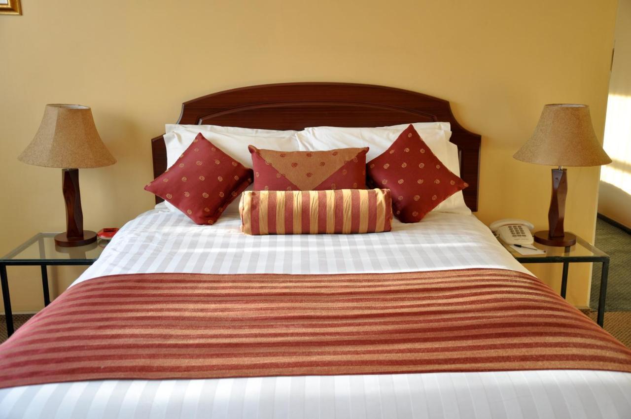 Crossroads Hotel Lilongwe Zewnętrze zdjęcie
