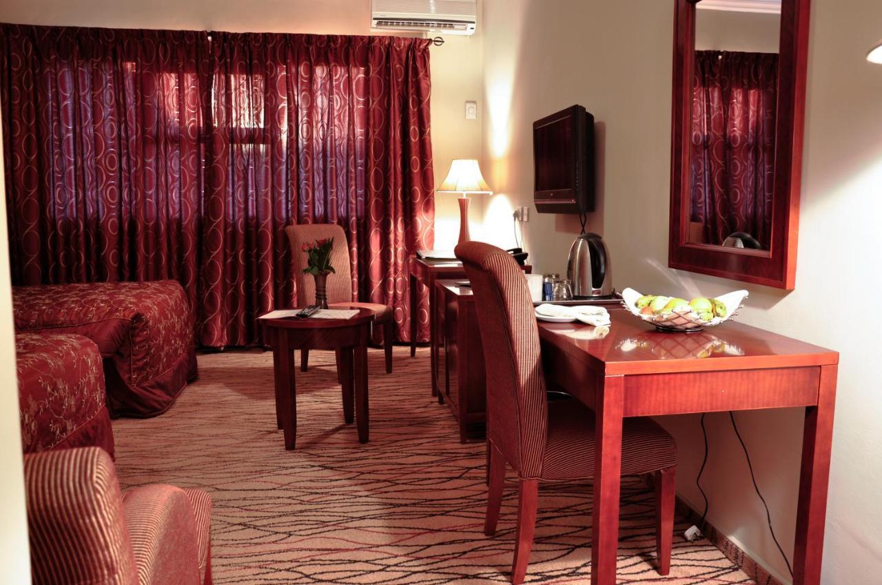 Crossroads Hotel Lilongwe Zewnętrze zdjęcie