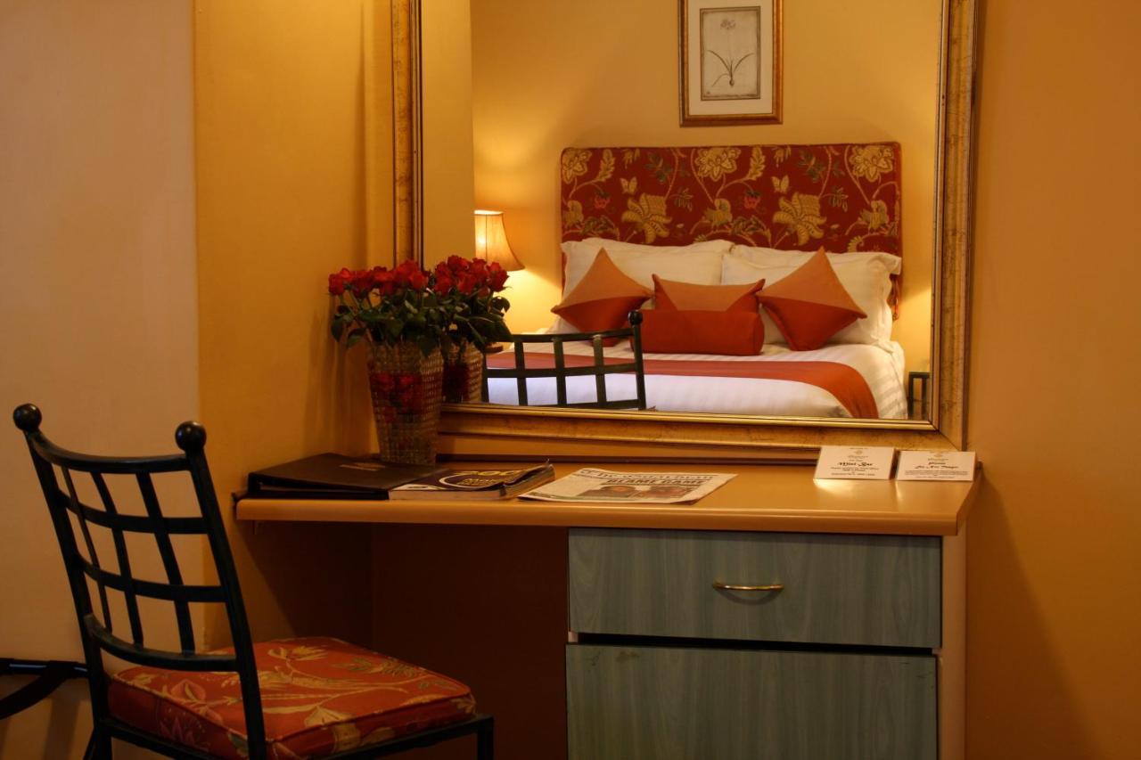 Crossroads Hotel Lilongwe Zewnętrze zdjęcie
