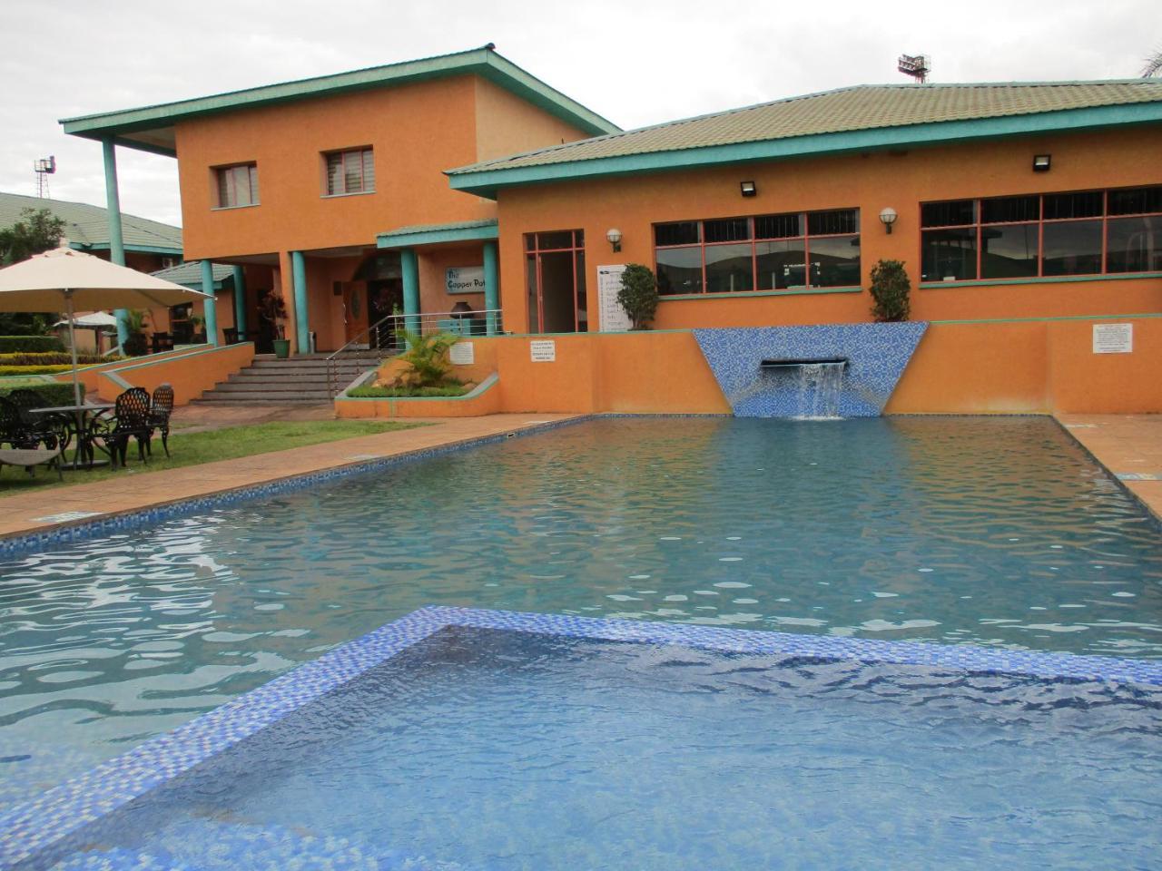 Crossroads Hotel Lilongwe Zewnętrze zdjęcie